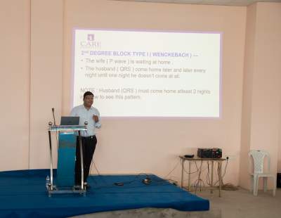 SimWar instructor presenting a simulation case